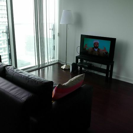 Trinity Suites - Condo On York Street Τορόντο Εξωτερικό φωτογραφία